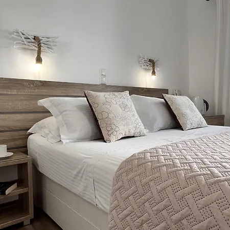 Christina Hotel, Adults Only, Heated Salt Water Pool Nausa