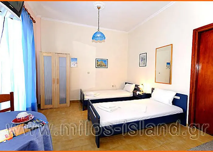 מלון Christina Hotel, Adults Only, Heated Salt Water Pool