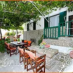 Christina Hotel, Adults Only, Heated Salt Water Pool 2* Náusza