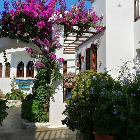 Christina Hotel, Adults Only, Heated Salt Water Pool Náoussa