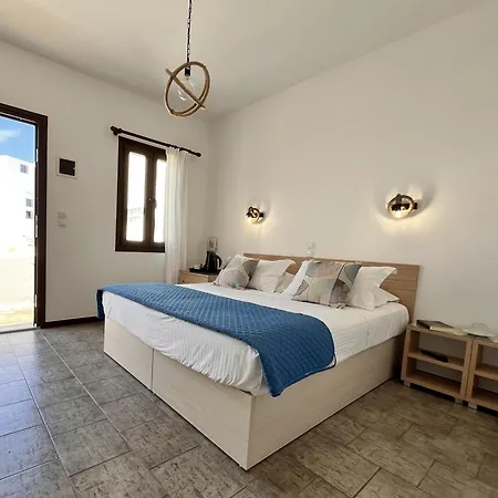 Christina Hotel, Adults Only, Heated Salt Water Pool Hotel 2*