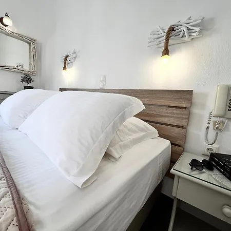 Christina Hotel, Adults Only, Heated Salt Water Pool Науса