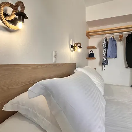 Christina Hotel, Adults Only, Heated Salt Water Pool Hotel Naoussa