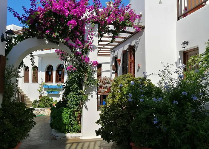 Christina Naousa (Paros)