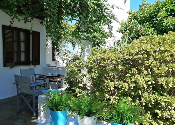 Christina Naousa (Paros)